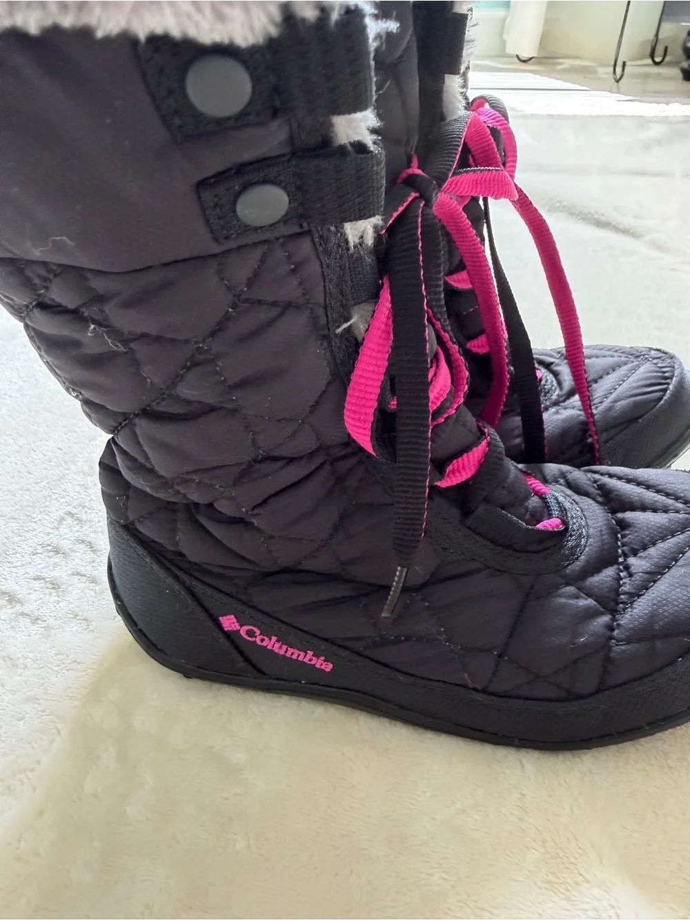 Columbia Winter Snow Boots Waterproof Minx Size 2 Black Mid Calf 200 Grams